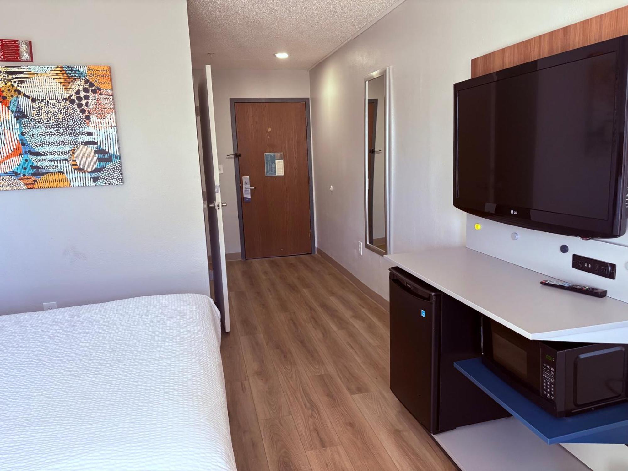 Microtel Inn&suites Dia Hotel