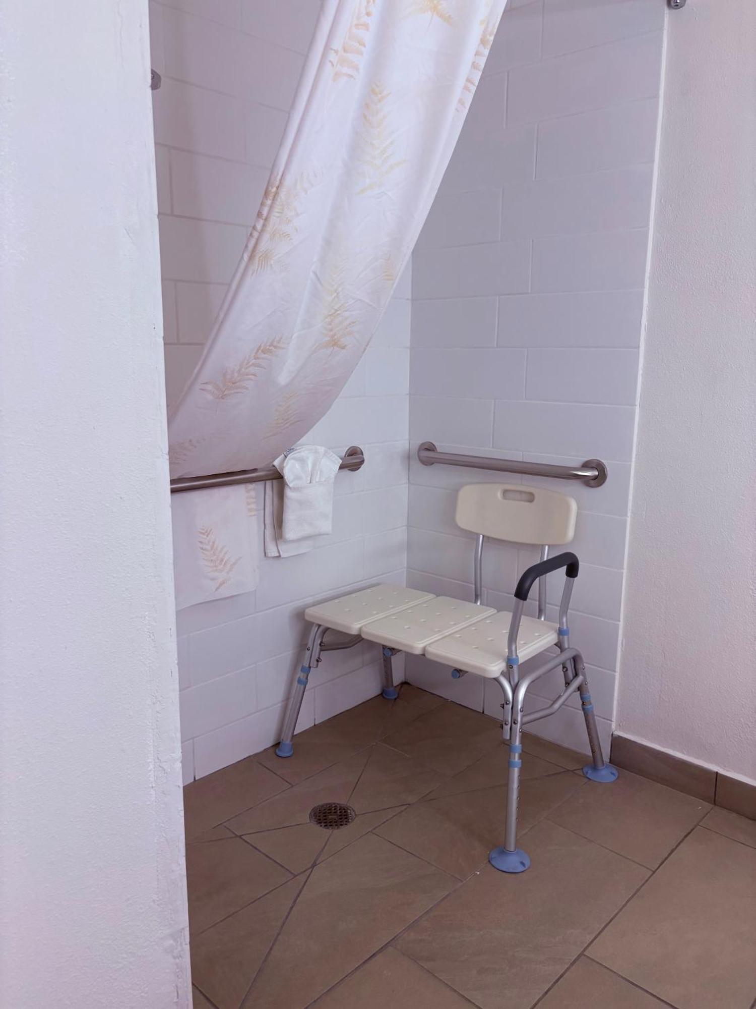 Microtel Inn&suites Dia Hotel 2*