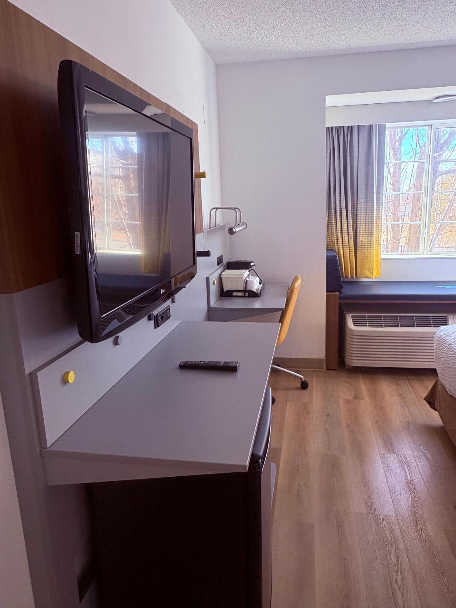 Microtel & By Wyndham Airport Hotel DEN