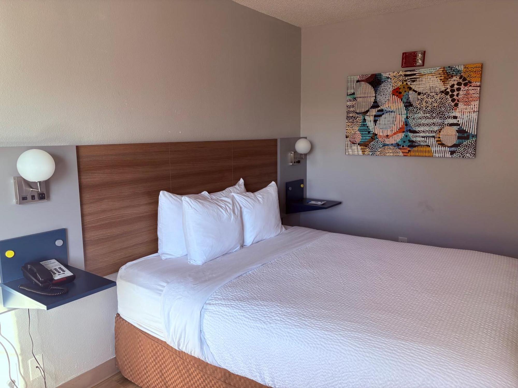 Microtel & By Wyndham Airport Hotel DEN